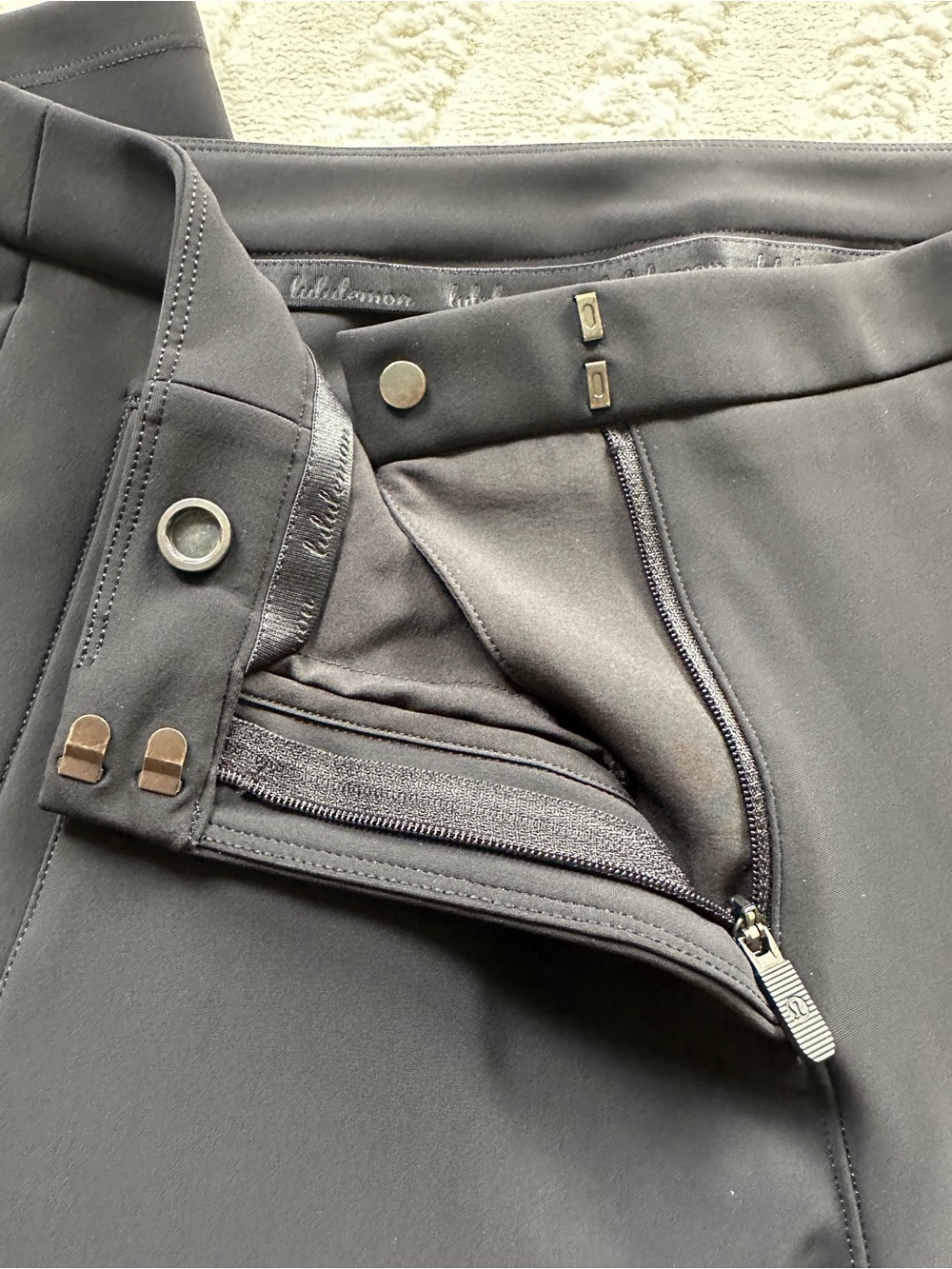 Lululemon | On The Move Pant 28” - Picture 7 of 10